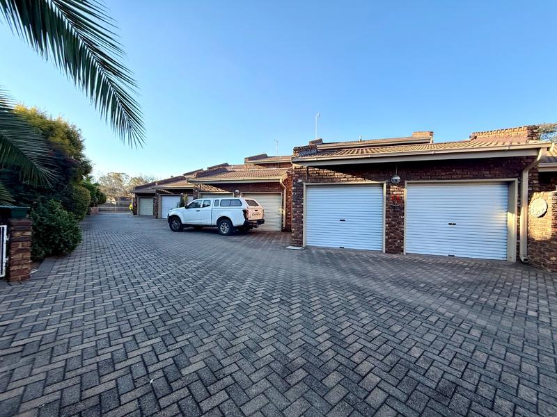 3 Bedroom Property for Sale in Flora Gardens Gauteng