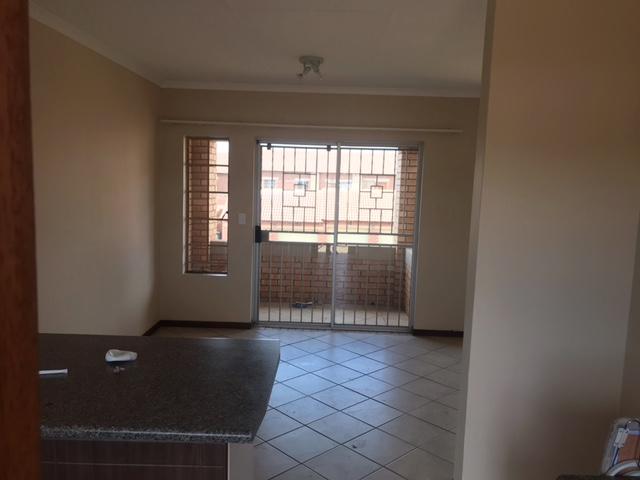 To Let 2 Bedroom Property for Rent in Mooikloof Ridge Gauteng