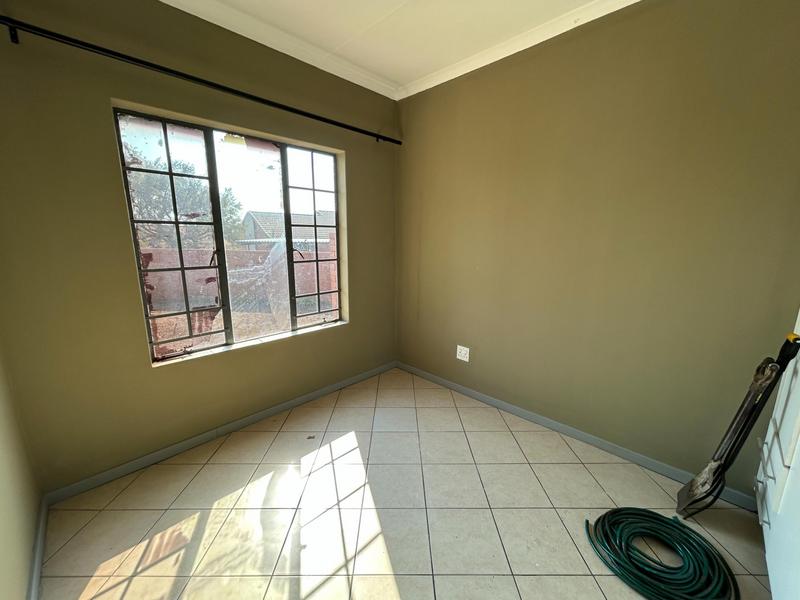 To Let 3 Bedroom Property for Rent in Monavoni Gauteng