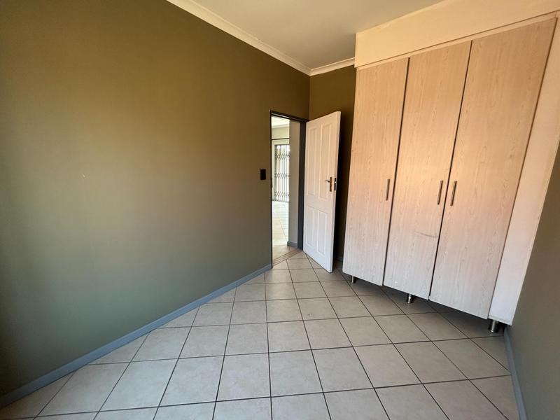 To Let 3 Bedroom Property for Rent in Monavoni Gauteng