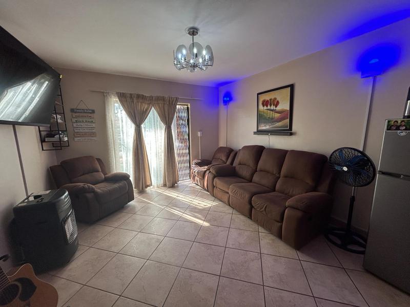 To Let 2 Bedroom Property for Rent in Summerfields Estate Gauteng