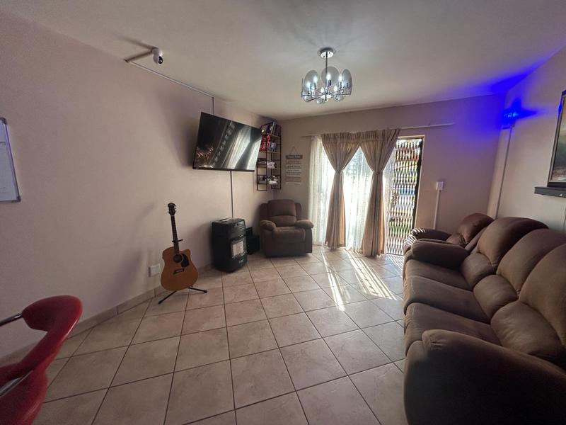 To Let 2 Bedroom Property for Rent in Summerfields Estate Gauteng