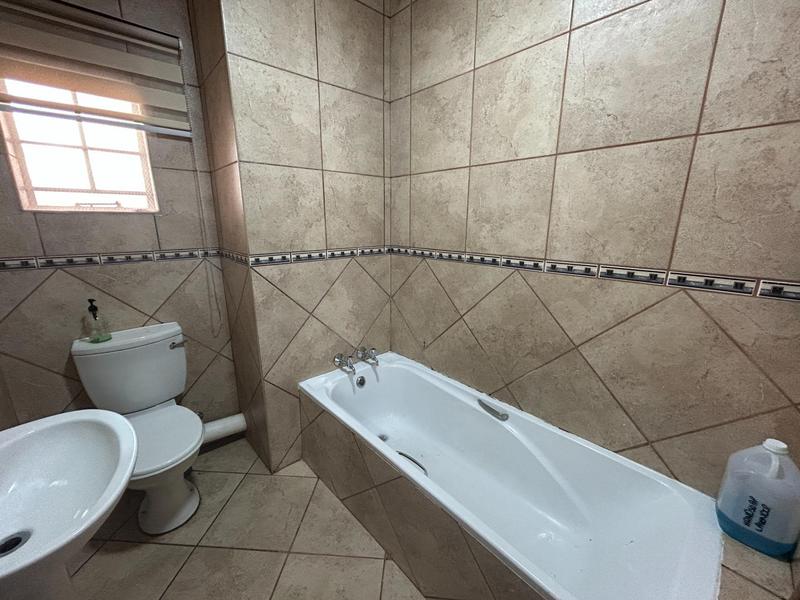 To Let 2 Bedroom Property for Rent in Summerfields Estate Gauteng