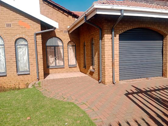 4 Bedroom Property for Sale in Actonville Gauteng