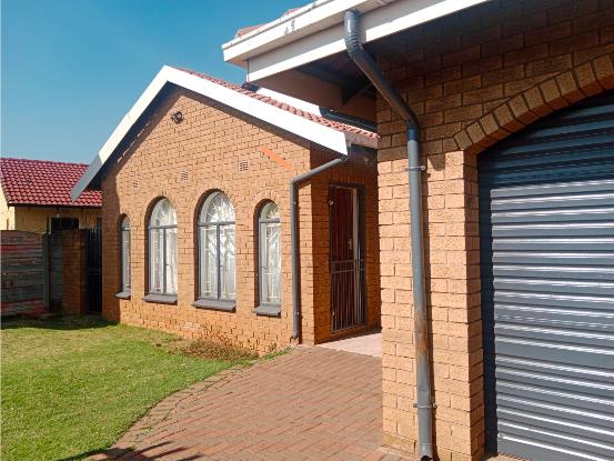 4 Bedroom Property for Sale in Actonville Gauteng