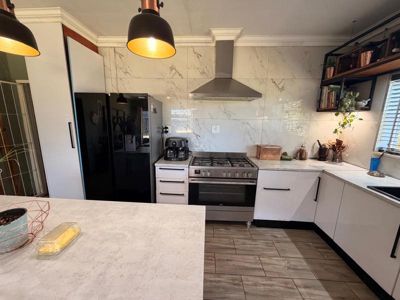 4 Bedroom Property for Sale in Drie Riviere Gauteng