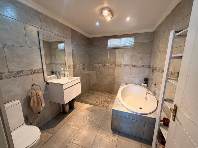 4 Bedroom Property for Sale in Drie Riviere Gauteng