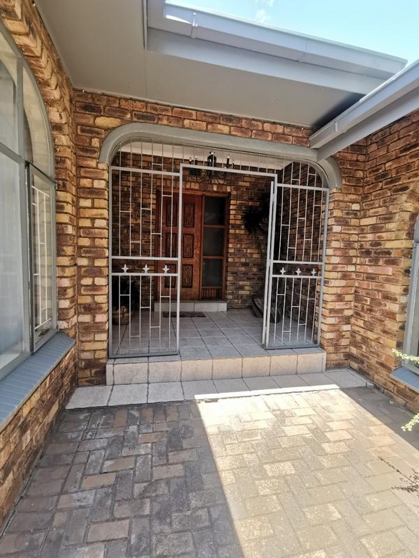4 Bedroom Property for Sale in Vanderbijlpark SE 3 Gauteng