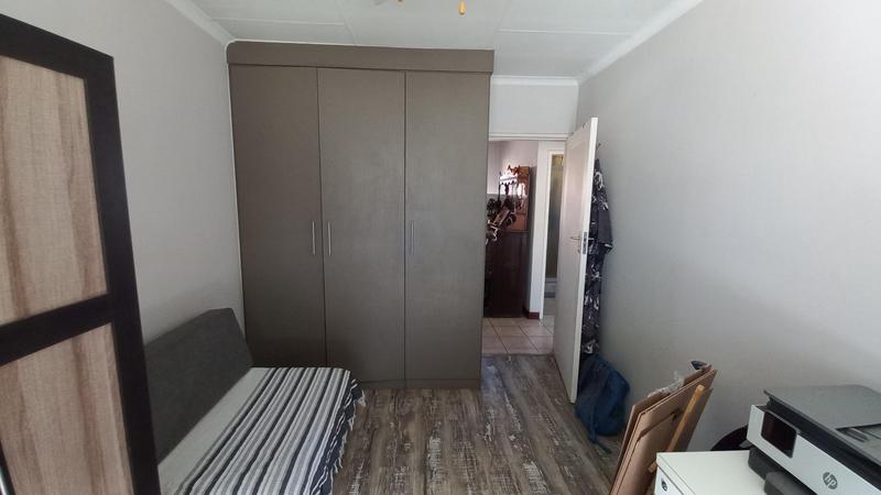 To Let 2 Bedroom Property for Rent in Hennopspark Gauteng