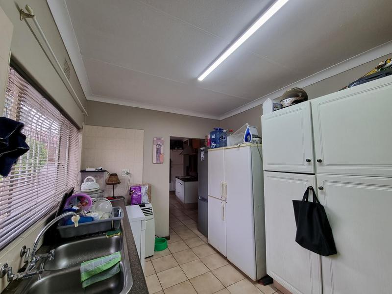 To Let 4 Bedroom Property for Rent in Wilro Park Gauteng