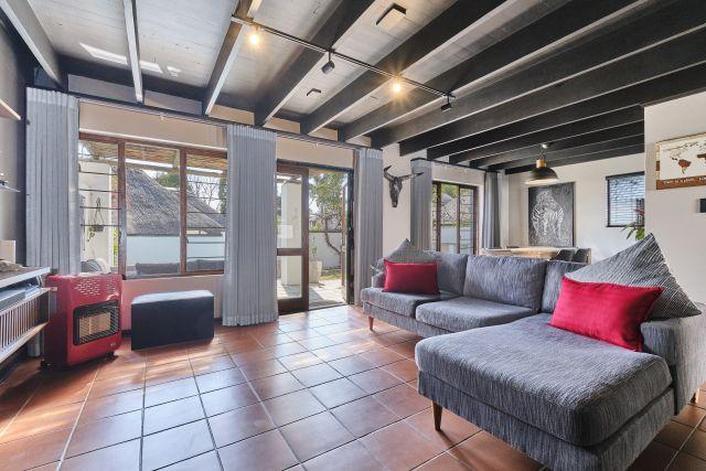 2 Bedroom Property for Sale in Sunninghill Gauteng