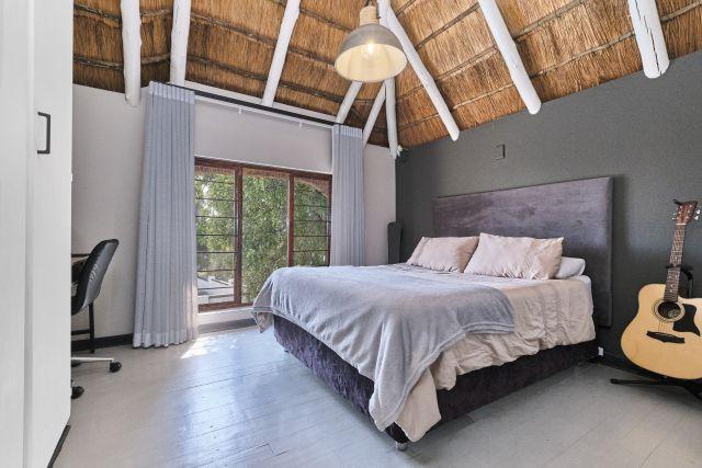 2 Bedroom Property for Sale in Sunninghill Gauteng