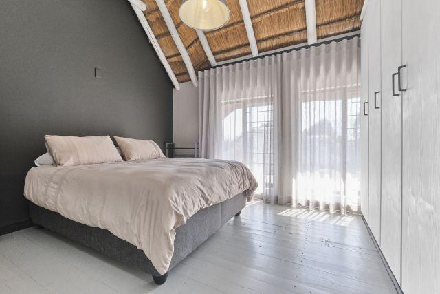2 Bedroom Property for Sale in Sunninghill Gauteng