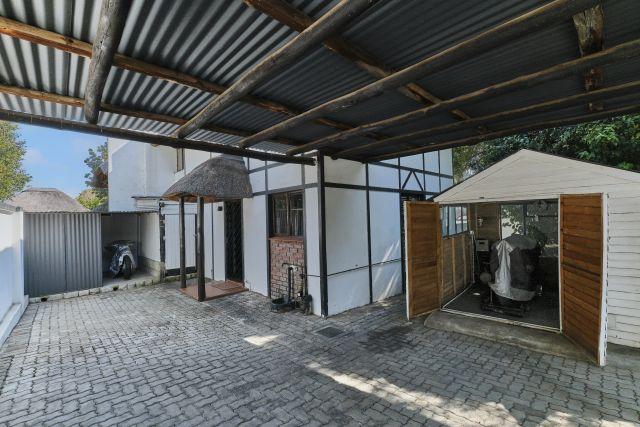 2 Bedroom Property for Sale in Sunninghill Gauteng