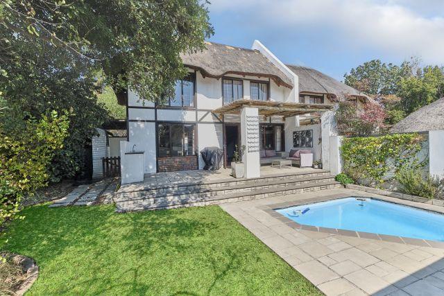 2 Bedroom Property for Sale in Sunninghill Gauteng