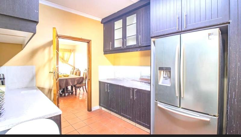 5 Bedroom Property for Sale in Glenanda Gauteng