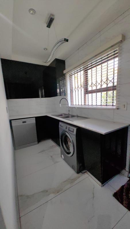 5 Bedroom Property for Sale in Glenanda Gauteng
