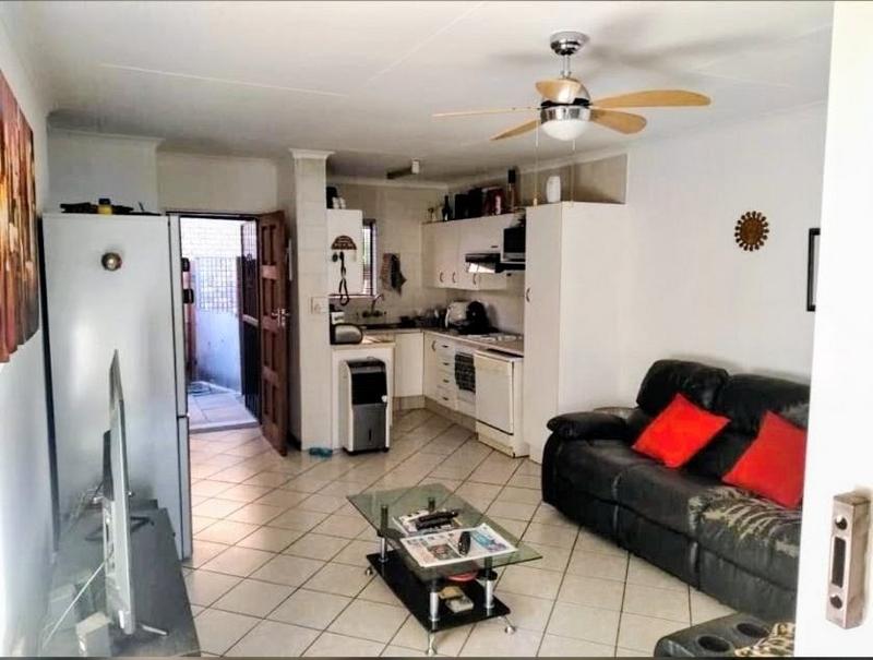 2 Bedroom Property for Sale in Rooihuiskraal North Gauteng