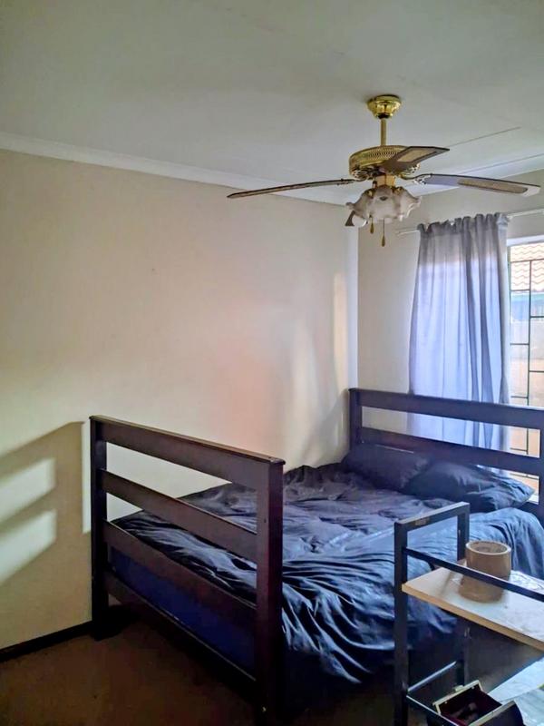 2 Bedroom Property for Sale in Rooihuiskraal North Gauteng