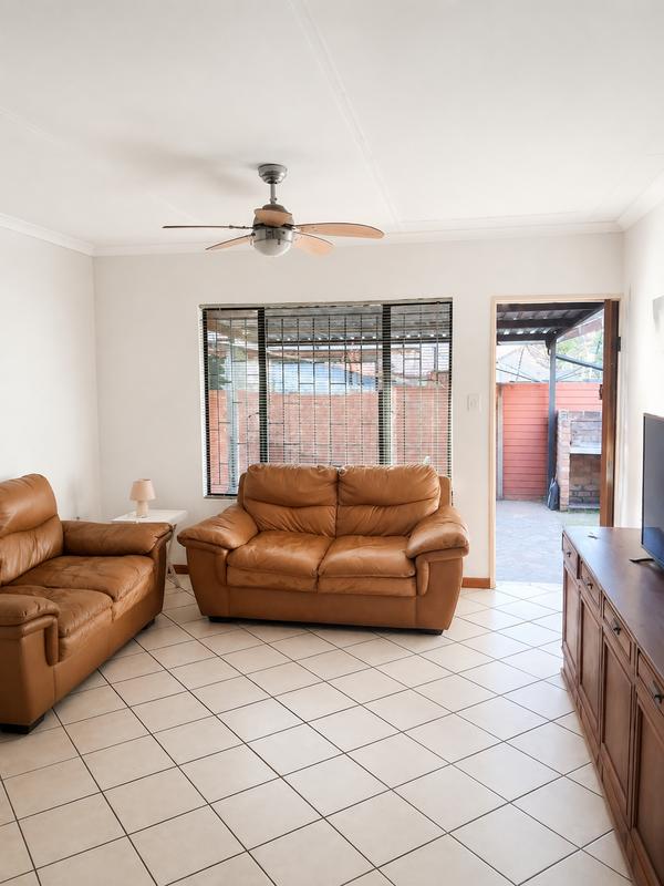 2 Bedroom Property for Sale in Rooihuiskraal North Gauteng