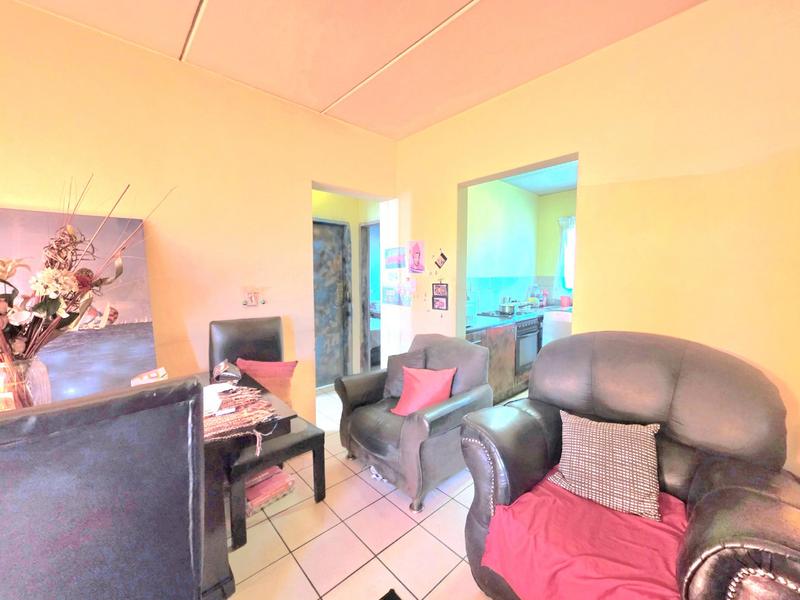 2 Bedroom Property for Sale in Dawn Park Gauteng