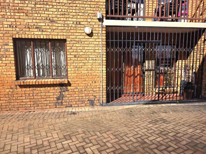 2 Bedroom Property for Sale in Dawn Park Gauteng