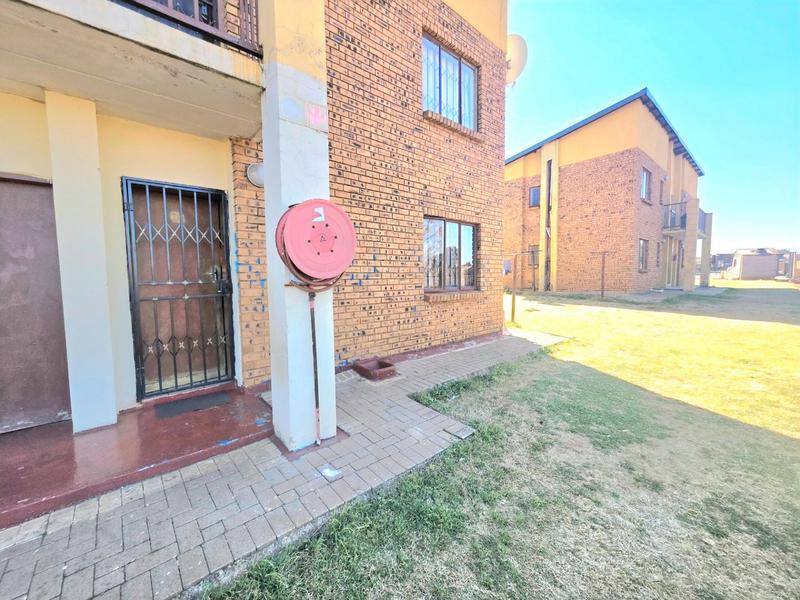 2 Bedroom Property for Sale in Dawn Park Gauteng