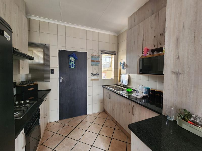 To Let 2 Bedroom Property for Rent in Golf Park Gauteng