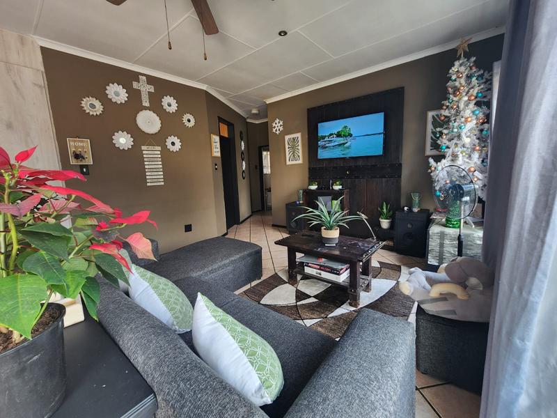 To Let 2 Bedroom Property for Rent in Golf Park Gauteng