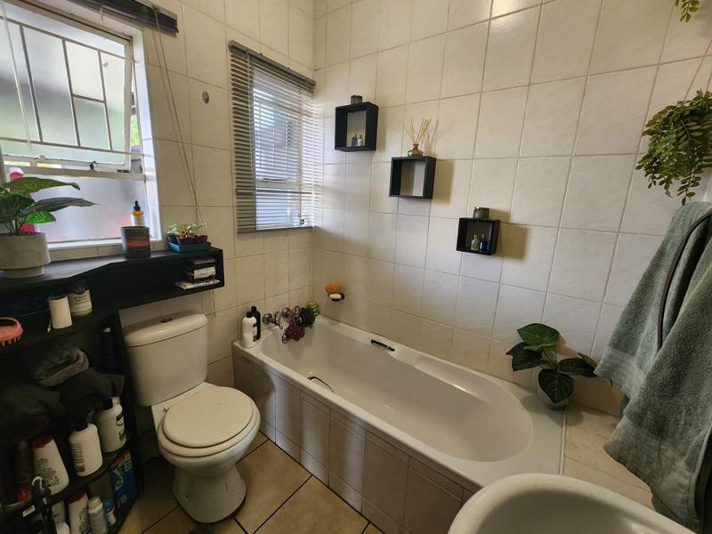 To Let 2 Bedroom Property for Rent in Golf Park Gauteng
