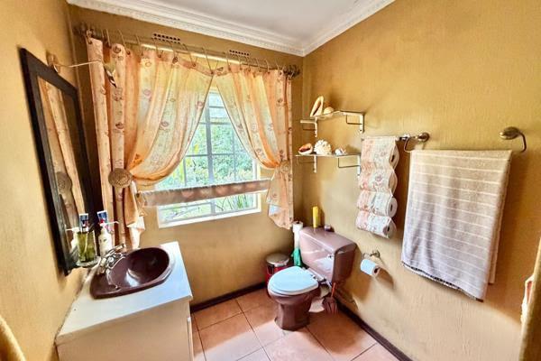 4 Bedroom Property for Sale in Glen Austin Gauteng