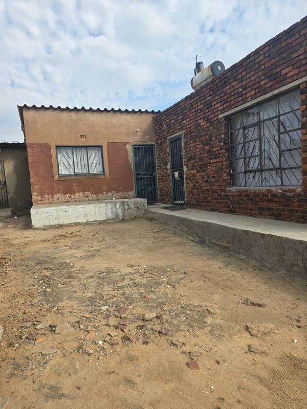8 Bedroom Property for Sale in Kaalfontein Gauteng