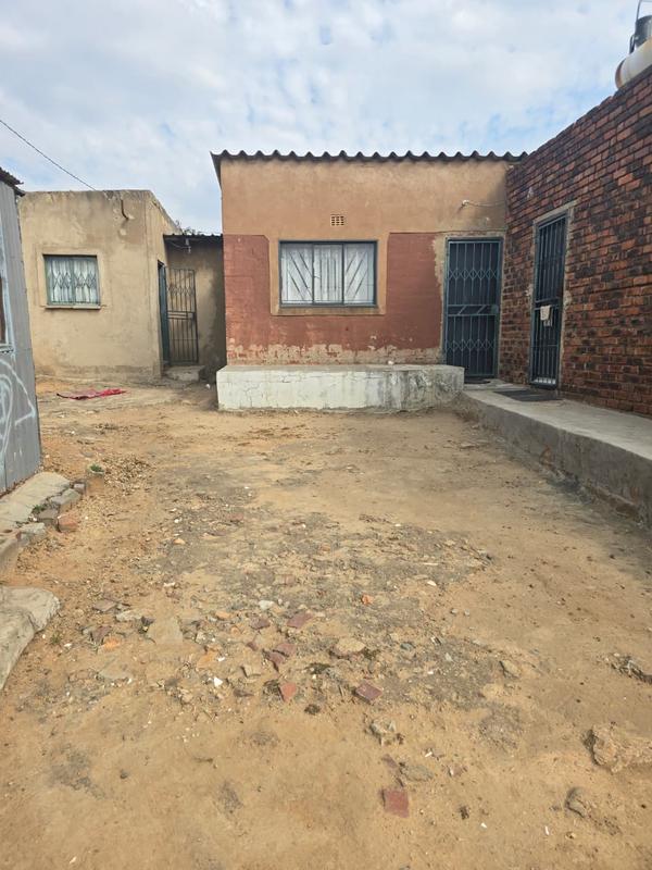 8 Bedroom Property for Sale in Kaalfontein Gauteng