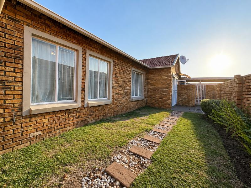 3 Bedroom Property for Sale in Kosmosdal Gauteng