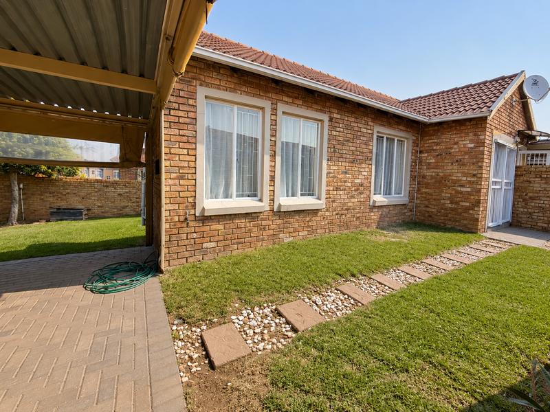 3 Bedroom Property for Sale in Kosmosdal Gauteng