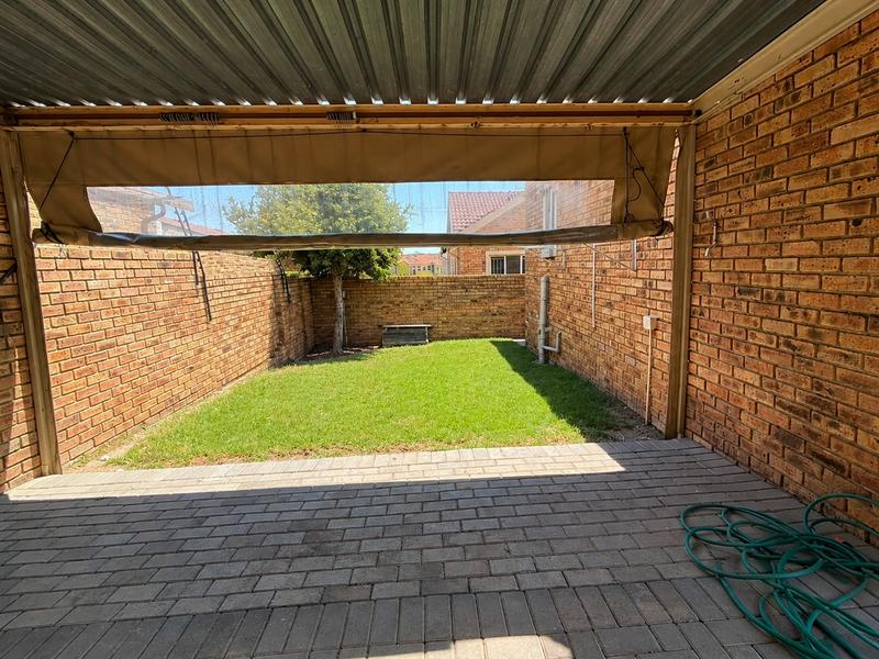 3 Bedroom Property for Sale in Kosmosdal Gauteng