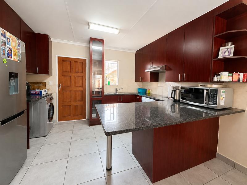 3 Bedroom Property for Sale in Kosmosdal Gauteng