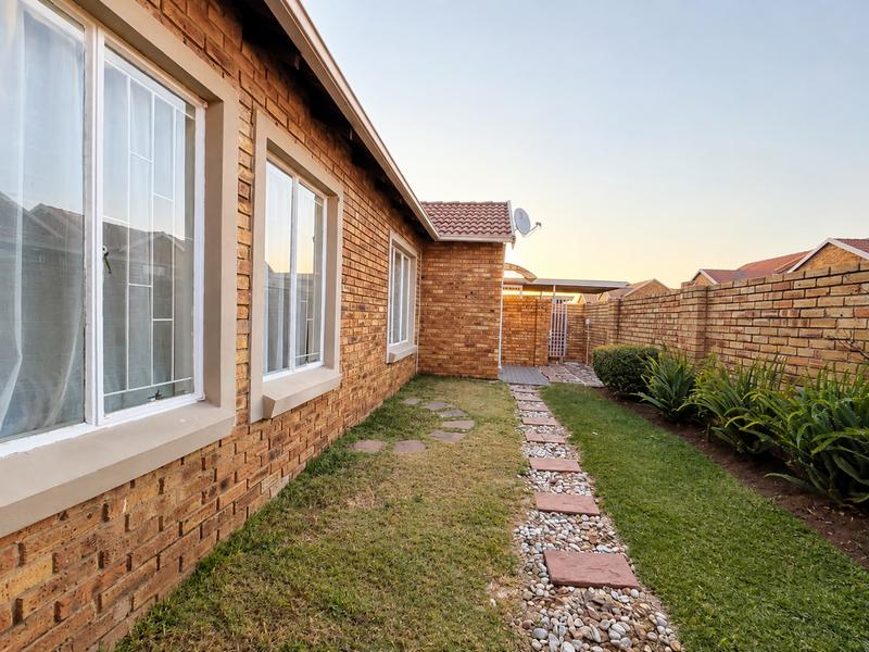 3 Bedroom Property for Sale in Kosmosdal Gauteng