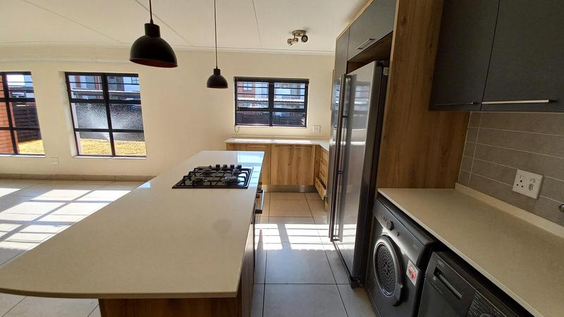 3 Bedroom Property for Sale in Glen Marais Gauteng