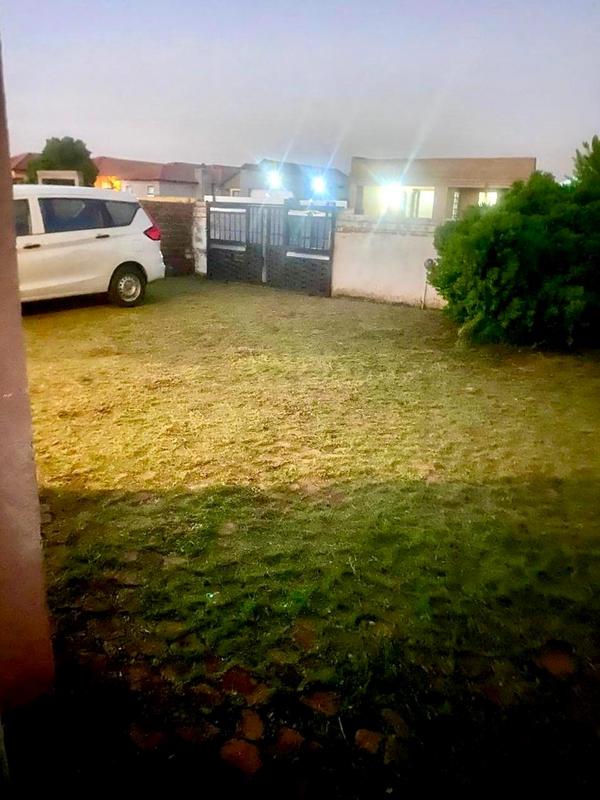 2 Bedroom Property for Sale in Lakeside Gauteng