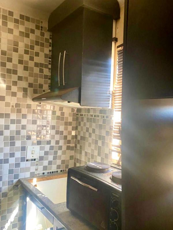 2 Bedroom Property for Sale in Lakeside Gauteng