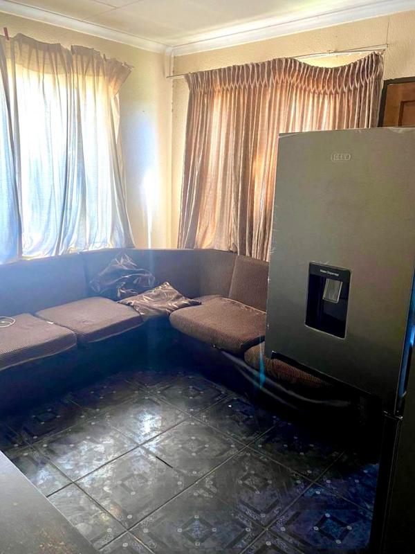 2 Bedroom Property for Sale in Lakeside Gauteng