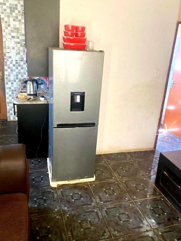 2 Bedroom Property for Sale in Lakeside Gauteng