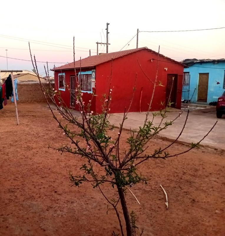 2 Bedroom Property for Sale in Mohlakeng Gauteng