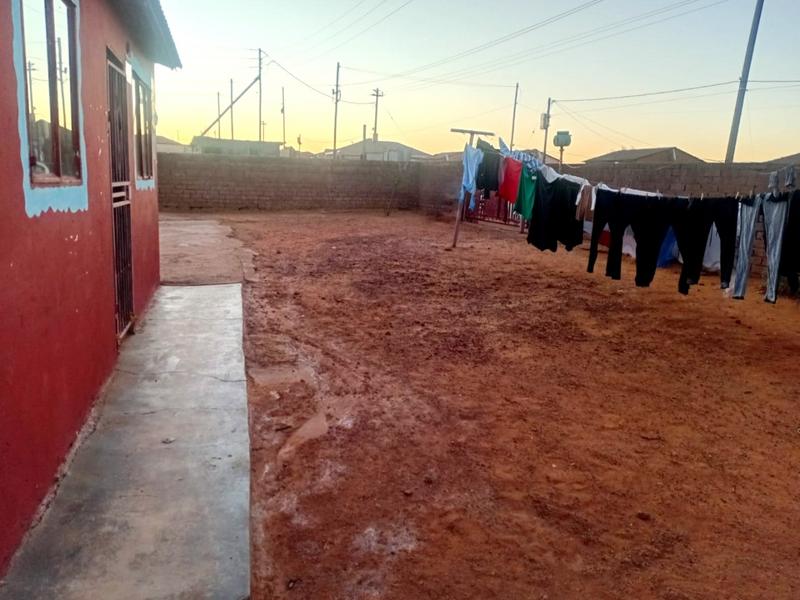 2 Bedroom Property for Sale in Mohlakeng Gauteng