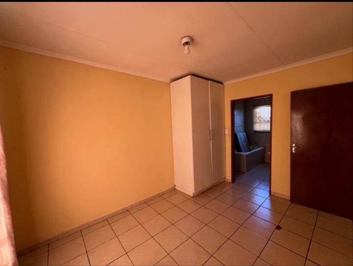 3 Bedroom Property for Sale in Dawn Park Gauteng