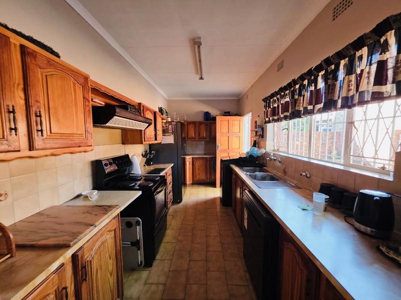 3 Bedroom Property for Sale in Rhodesfield Gauteng