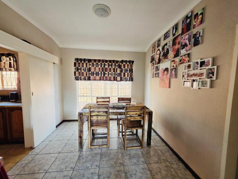 3 Bedroom Property for Sale in Rhodesfield Gauteng