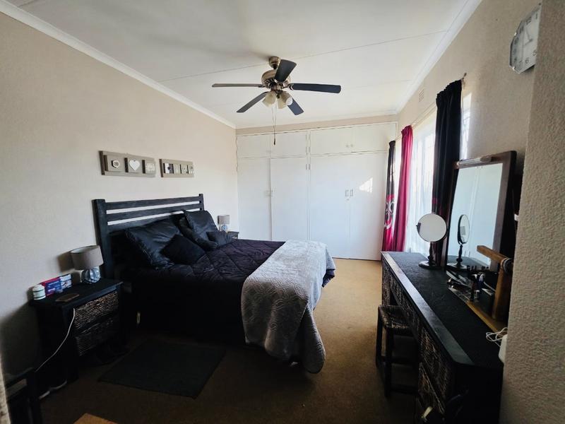 3 Bedroom Property for Sale in Rhodesfield Gauteng