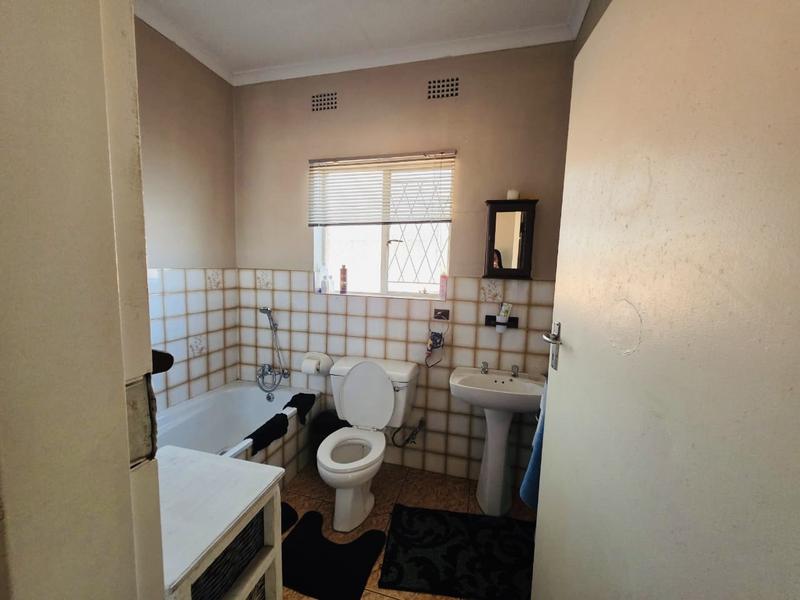 3 Bedroom Property for Sale in Rhodesfield Gauteng
